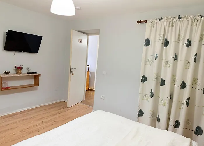 Trakos Home Hotel Korce