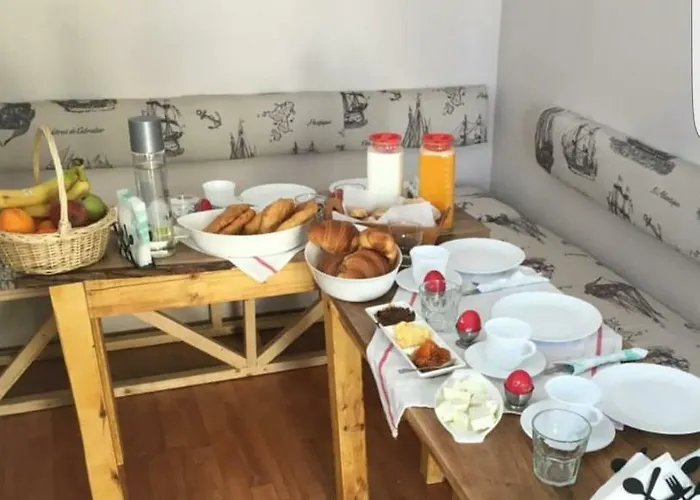 Trakos Home Hotel Korce